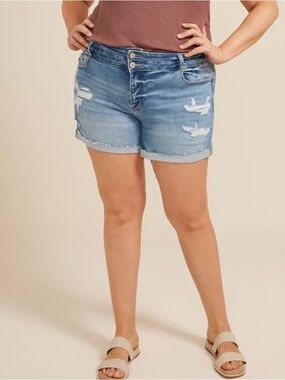 KanCan Plus-Size Mid Rise Stacked Waist Raw Cuffed Hem 5 Inch Short